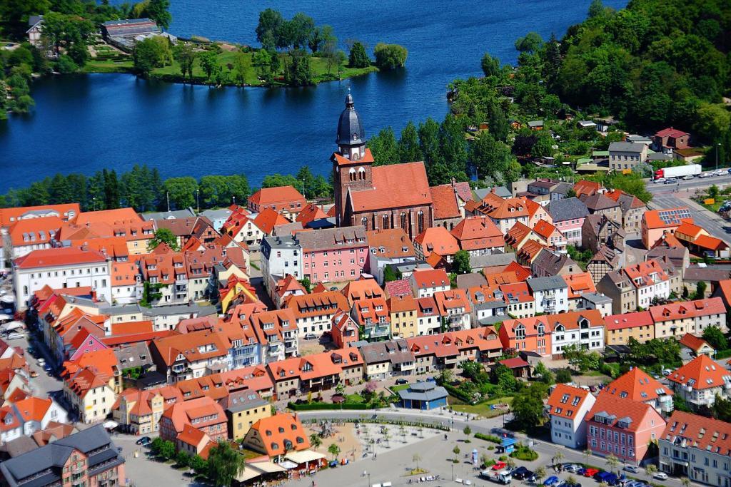 Stadt Aparthaus Waren  Exteriör bild